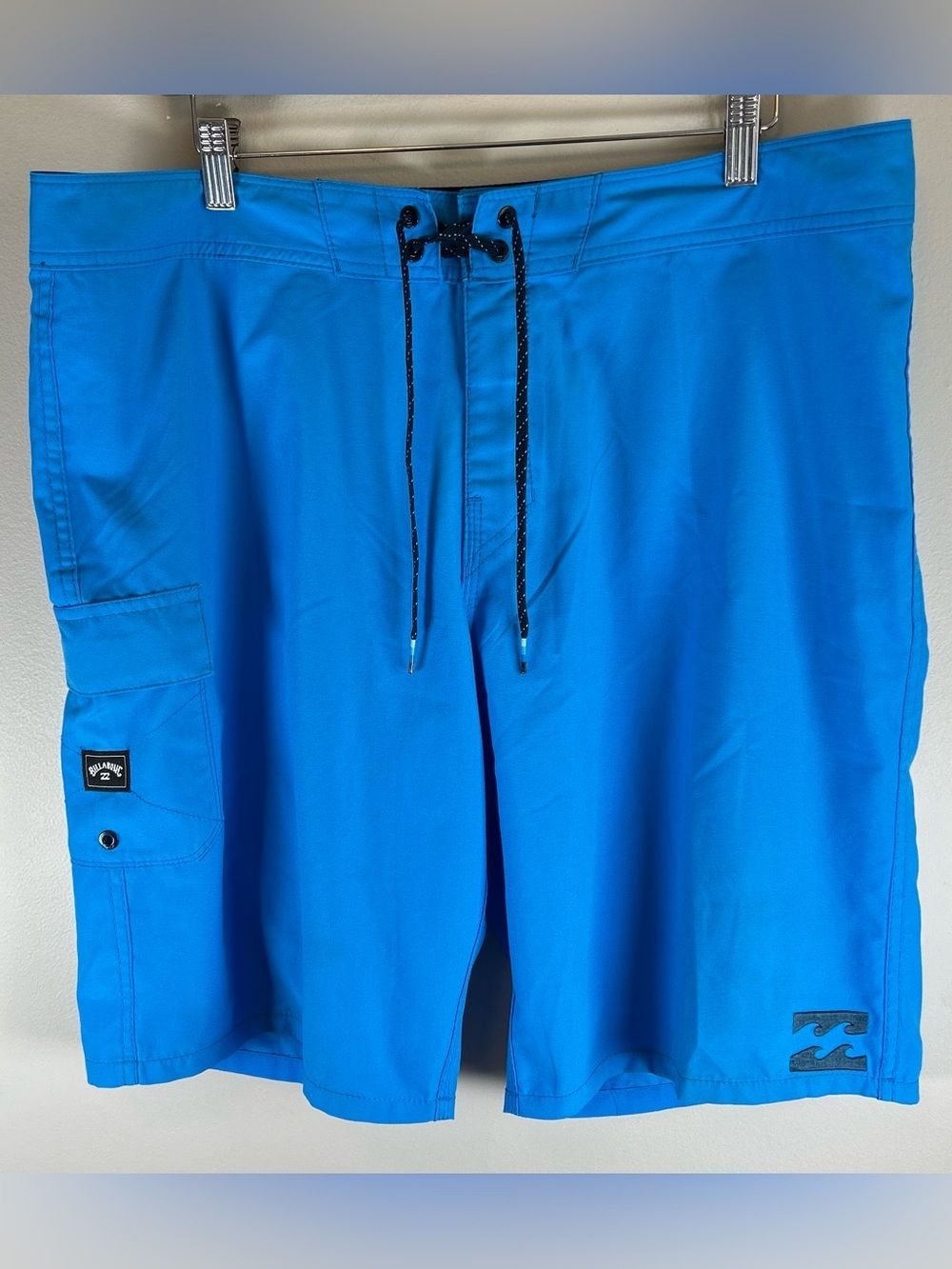 Billabong Men’s Boardshorts Swim Trunks Size 36 Vibrant Blue Logo Cargo Pocket